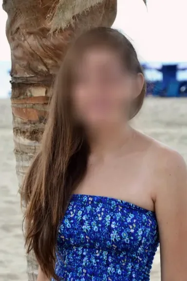 Amira, 28