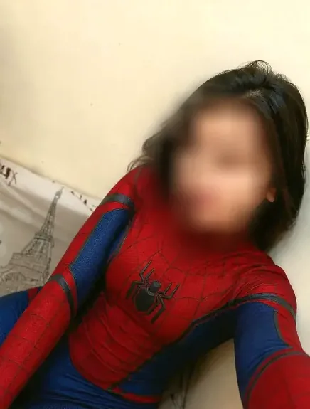Aylin, 25