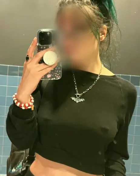 Carla, 28