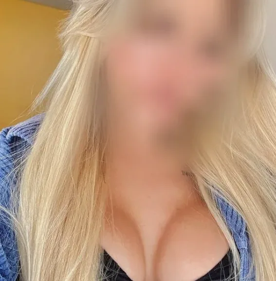 Nora, 36