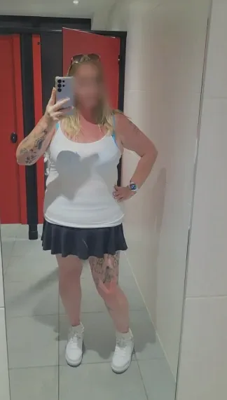 Sophie, 39