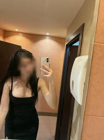 Stefanie, 18