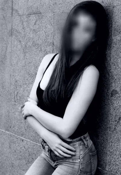 Stefanie, 28
